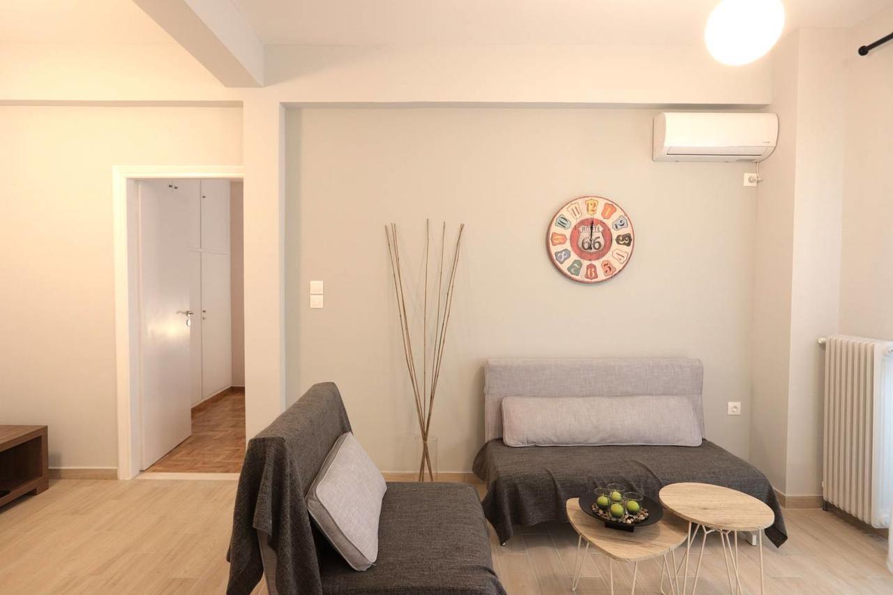Pale Coloured Apt In Athens Historic Centre Exterior foto